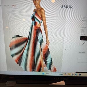 Amur - long striped pleated maxi